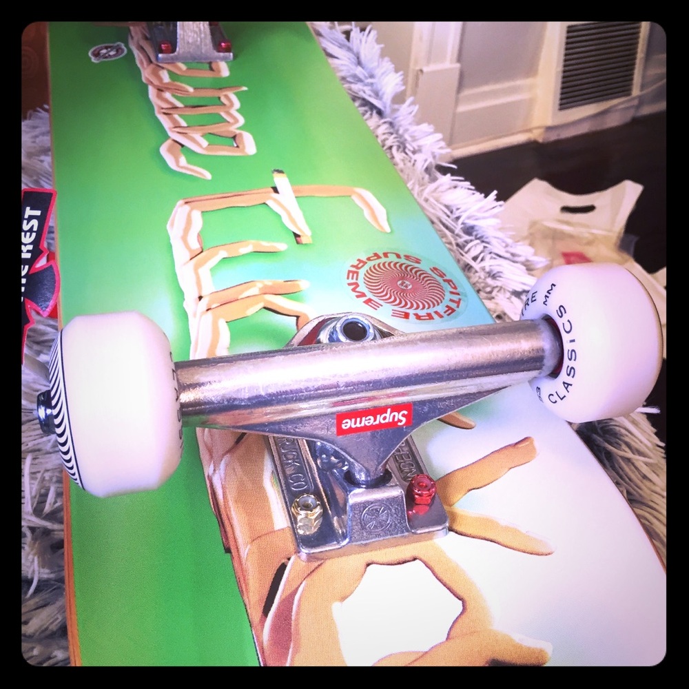 Supreme complete skate board